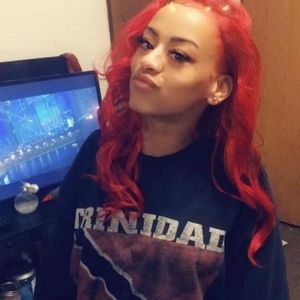 Meet your Posher, Makayla